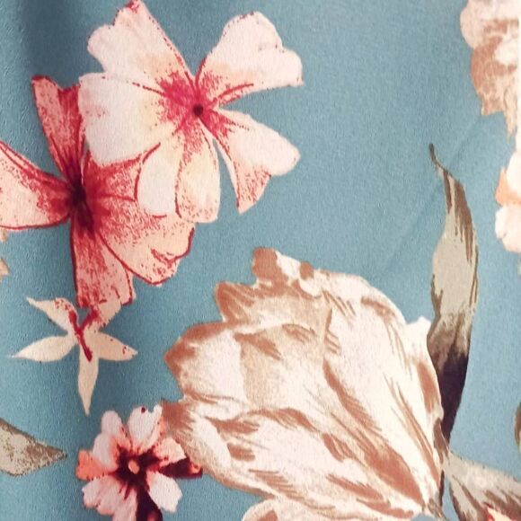  Torrid Plus Size Georgette Pintuck Blue Floral Sunflower Short Sleeves Blou - Picture 6 of 14